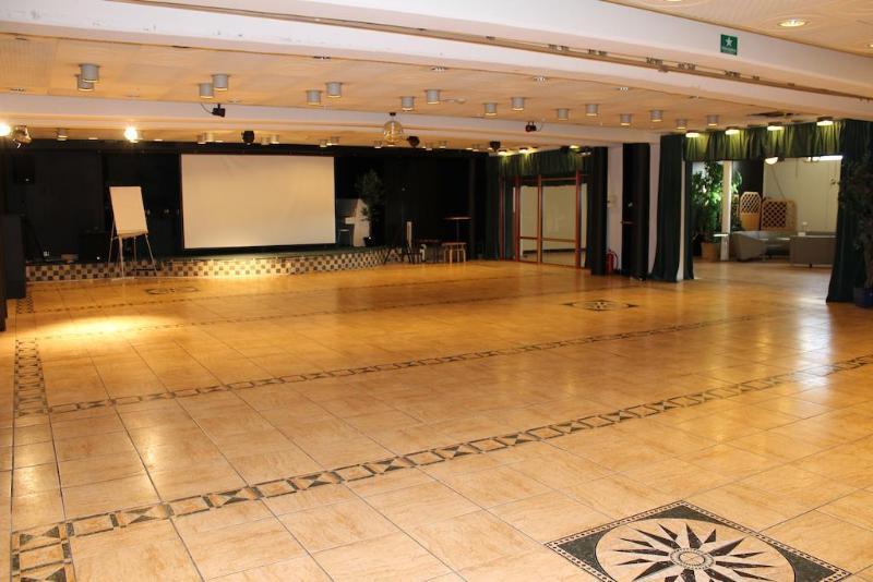Hotel Apple & Konferens 3*